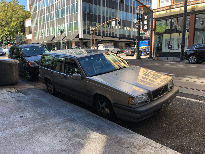 And of course, my friend’s trusty ‘95 Volvo 850 Turbo which shuttled us all over, including to Astoria, Canon Beach, Oceanside, McMinnville, and Hood River.